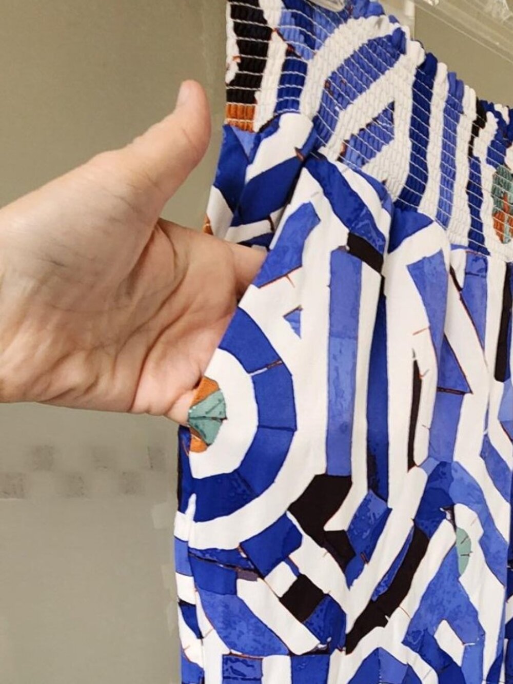 Maeve Anthropologie Wide Leg Pants Blue Geometric Print Smocked Waist Size M - Picture 6 of 8